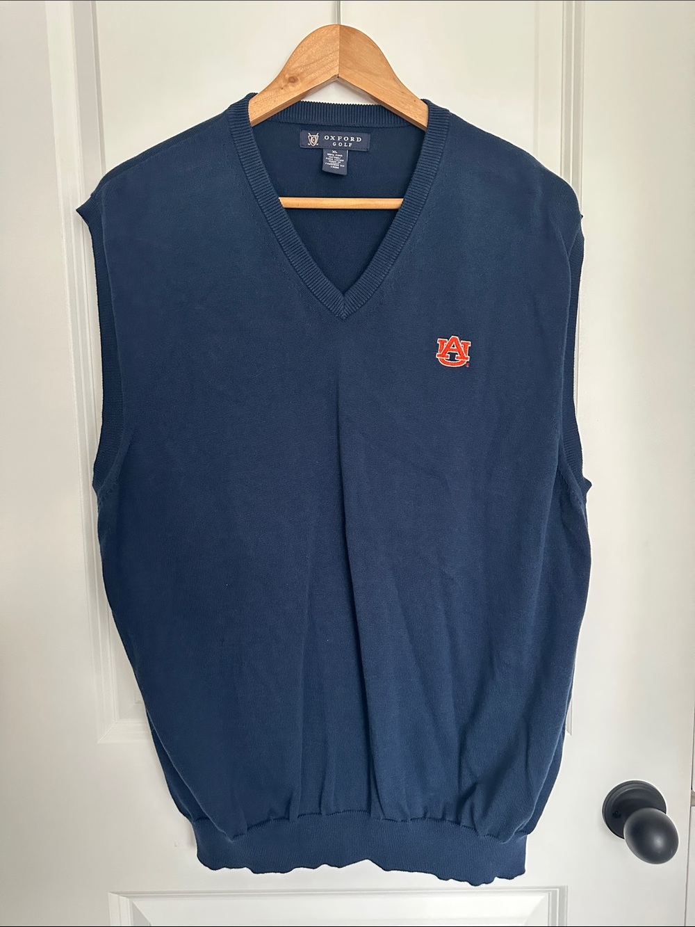 Oxford Golf Men’s V-Neck Sweater Vest with Auburn Logo Navy XL